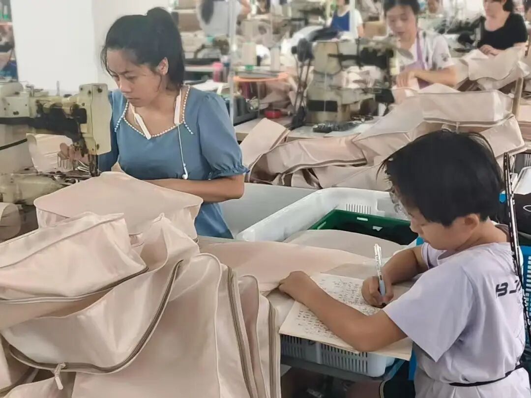 從人大應用經濟視角看箱包銷售 市場、策略與消費趨勢分析